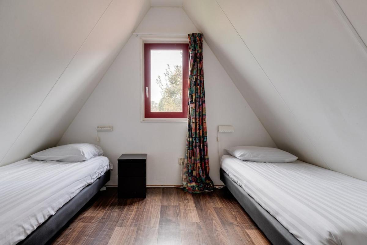 Kleine Zanglijster I Prachtig Huisje Nabij Bosrand Zwiggelte Extérieur photo