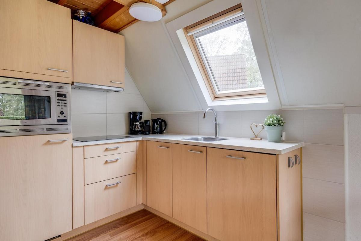 Kleine Zanglijster I Prachtig Huisje Nabij Bosrand Zwiggelte Extérieur photo