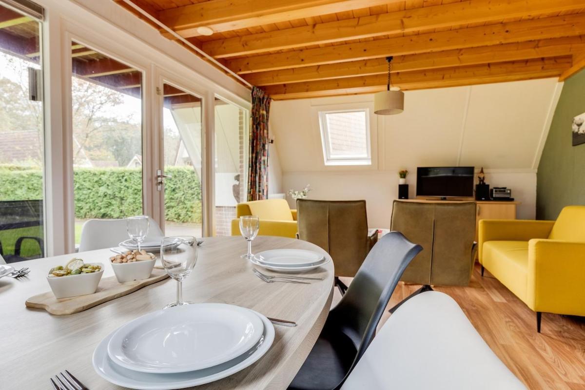 Kleine Zanglijster I Prachtig Huisje Nabij Bosrand Zwiggelte Extérieur photo