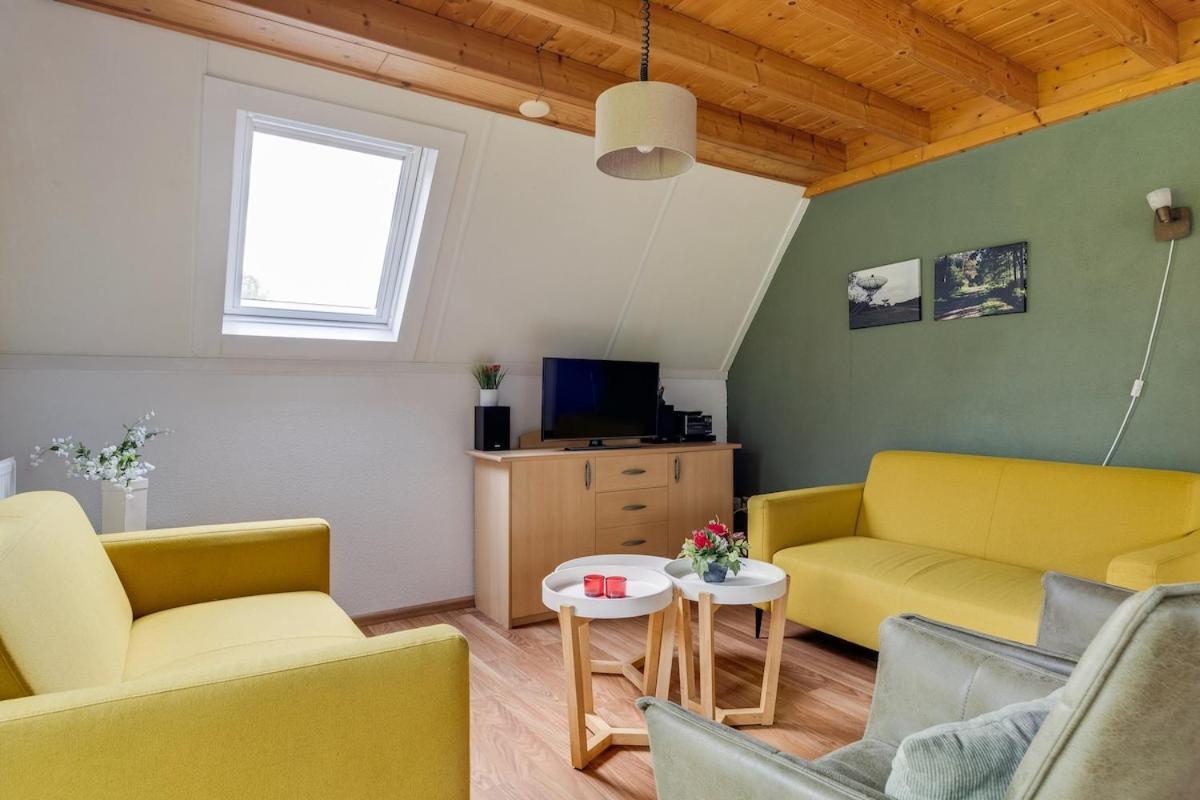 Kleine Zanglijster I Prachtig Huisje Nabij Bosrand Zwiggelte Extérieur photo