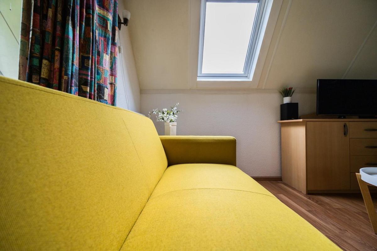 Kleine Zanglijster I Prachtig Huisje Nabij Bosrand Zwiggelte Extérieur photo