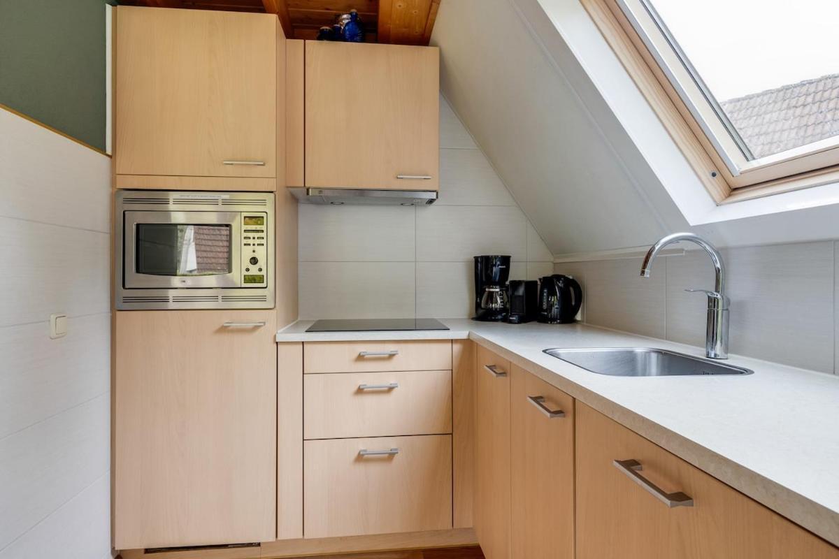 Kleine Zanglijster I Prachtig Huisje Nabij Bosrand Zwiggelte Extérieur photo