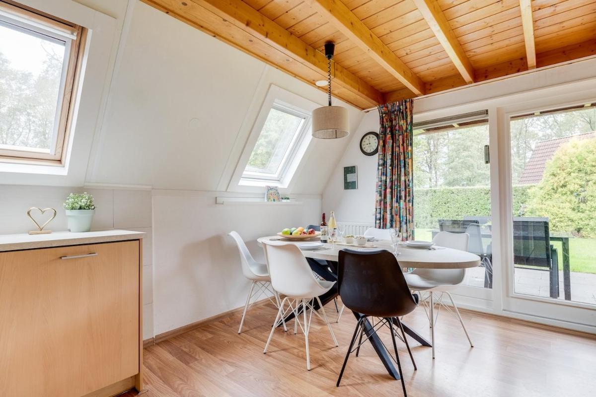 Kleine Zanglijster I Prachtig Huisje Nabij Bosrand Zwiggelte Extérieur photo