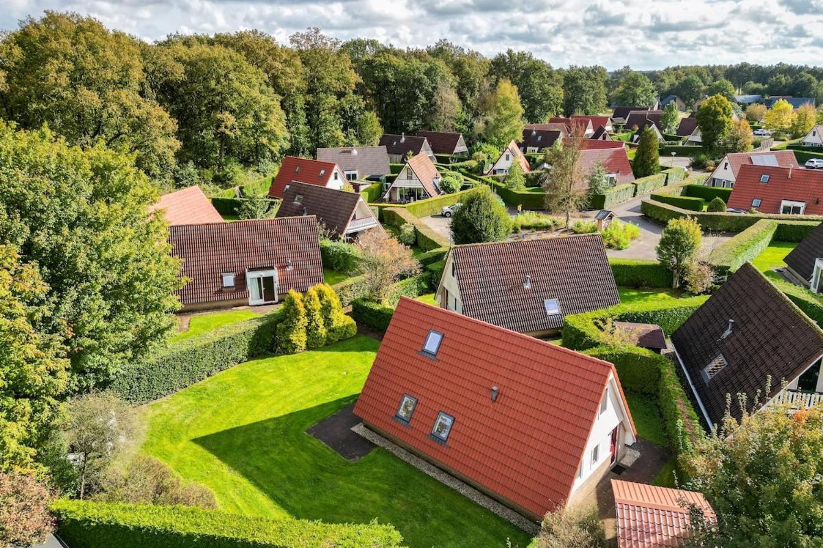 Kleine Zanglijster I Prachtig Huisje Nabij Bosrand Zwiggelte Extérieur photo