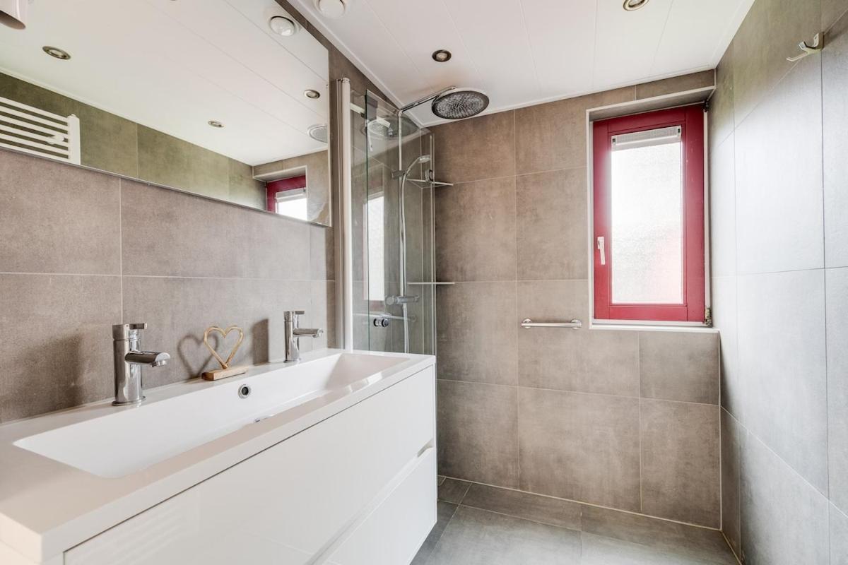 Kleine Zanglijster I Prachtig Huisje Nabij Bosrand Zwiggelte Extérieur photo