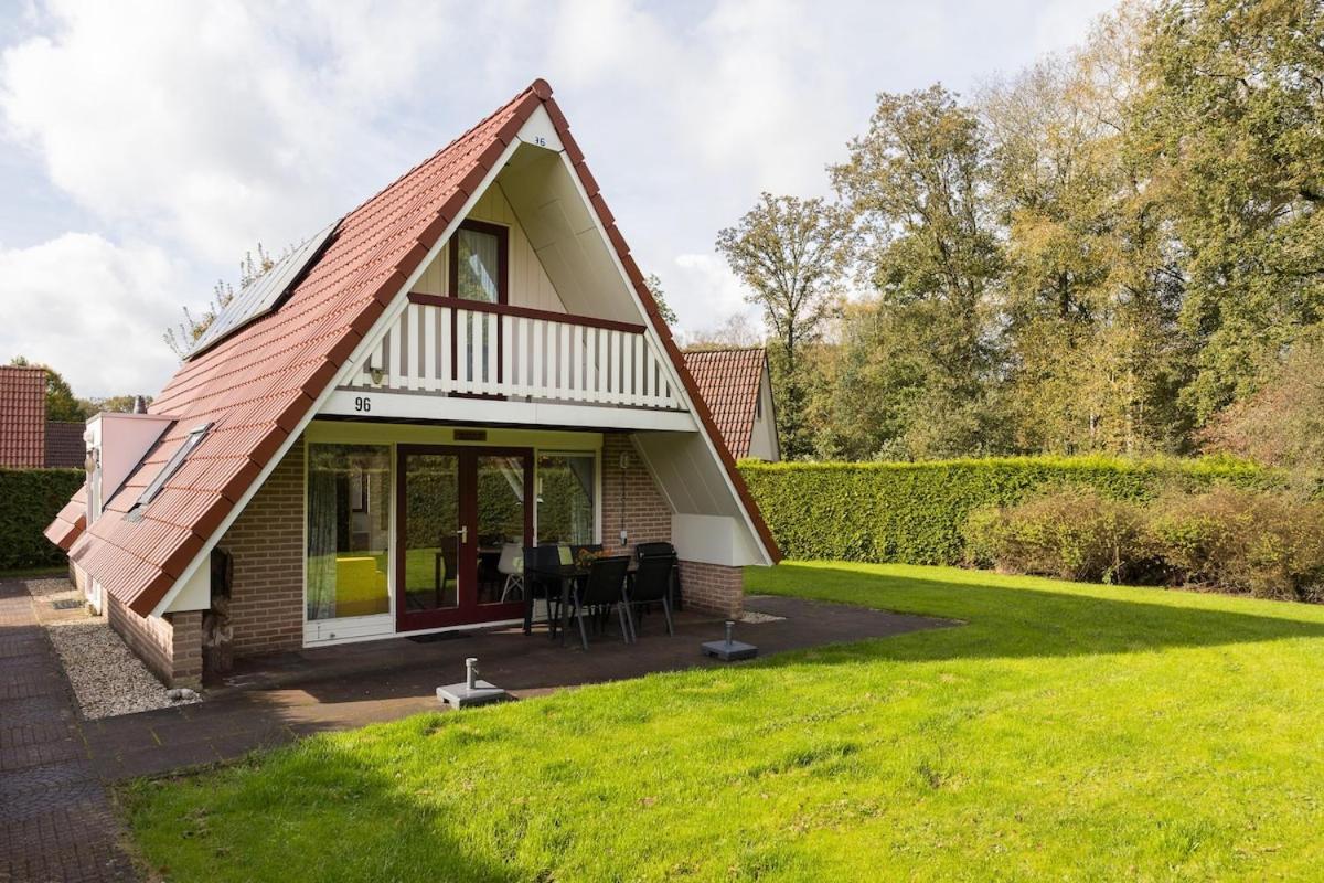 Kleine Zanglijster I Prachtig Huisje Nabij Bosrand Zwiggelte Extérieur photo