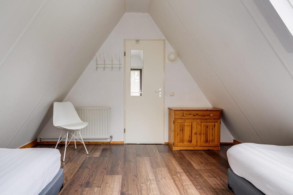 Kleine Zanglijster I Prachtig Huisje Nabij Bosrand Zwiggelte Extérieur photo
